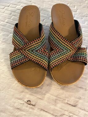 Skechers Womens Cali Beverlee Delighted Wedge 38554 Rainbow
Sandals - size 10